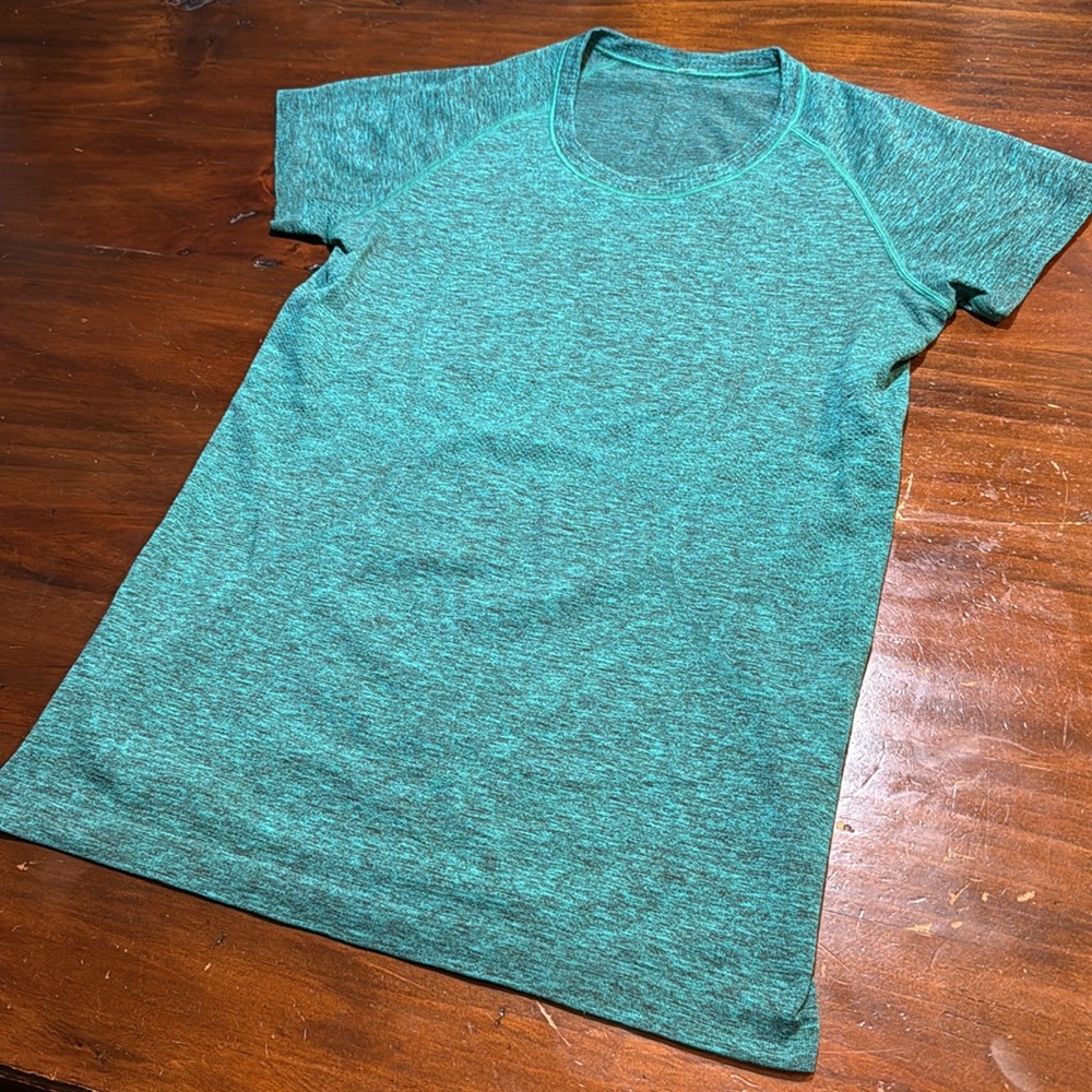 lululemon athletica Short Sleeve Tech Tee - Picture 5 of 13